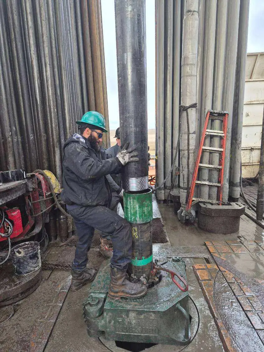 Casing running operations on a Bakken oilfield rig